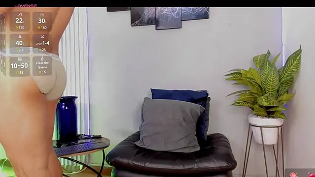 Snapshot of thomas_eliotts chatting on March 6, 2025, 8:05 pm thomas eliotts online show from March 6, 2025, 8:05 pm