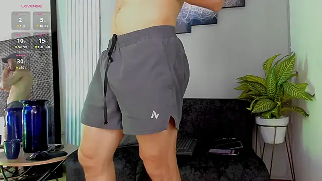 Snapshot of thomas_eliotts chatting on September 24, 2025, 2:42 pm thomas eliotts online show from September 24, 2025, 2:42 pm