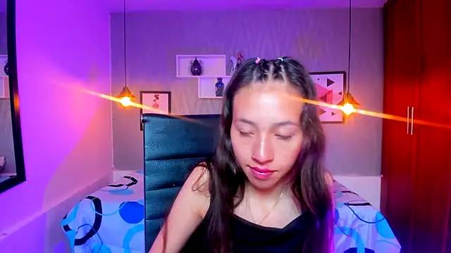 Snapshot of Valeria_roussi chatting on December 4, 2024, 4:27 pm Valeria roussi online show from December 4, 2024, 4:27 pm