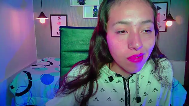 Snapshot of Valeria_roussi chatting on December 9, 2024, 1:45 pm Valeria roussi online show from December 9, 2024, 1:45 pm