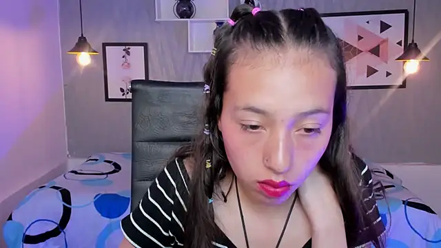 Snapshot of Valeria_roussi chatting on December 16, 2024, 5:00 pm Valeria roussi online show from December 16, 2024, 5:00 pm