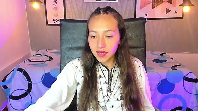 Snapshot of Valeria_roussi chatting on December 19, 2024, 8:13 pm Valeria roussi online show from December 19, 2024, 8:13 pm