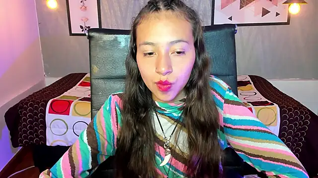 Snapshot of Valeria_roussi chatting on December 20, 2024, 8:01 pm Valeria roussi online show from December 20, 2024, 8:01 pm