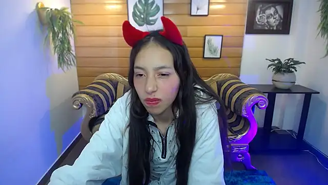 Snapshot of Valeria_roussi chatting on February 19, 2025, 5:38 pm Valeria roussi online show from February 19, 2025, 5:38 pm