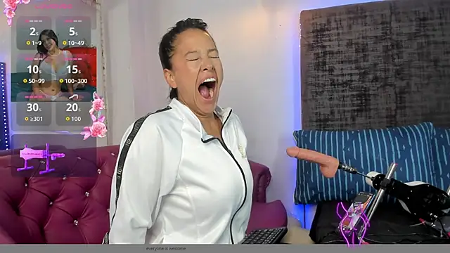 sharoncute1 online show from November 25, 2025, 9:48 pm