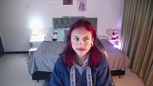 Snapshot of Kat_cute_ chatting on December 19, 2024, 10:02 am Kat cute online show from December 19, 2024, 10:02 am