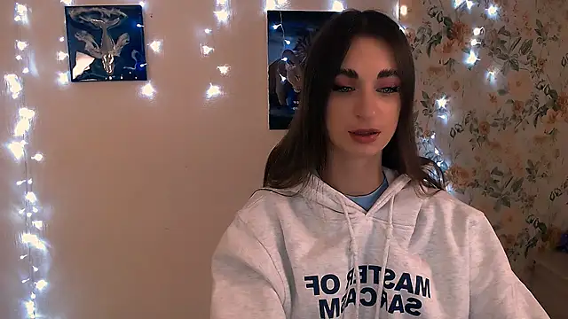 Asia N  online show from November 18, 2025, 9:36 am