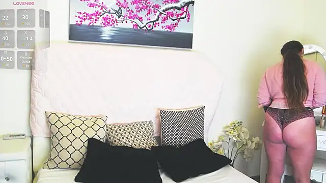 Snapshot of Ysabell01 chatting on October 6, 2025, 4:21 am Ysabell01 online show from October 6, 2025, 4:21 am