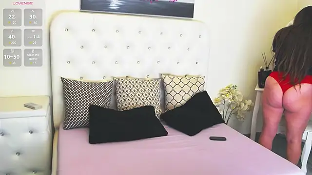 Snapshot of Ysabell01 chatting on October 17, 2025, 4:26 am Ysabell01 online show from October 17, 2025, 4:26 am