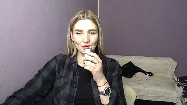  sexy lady online show from October 23, 2025, 1:43 pm