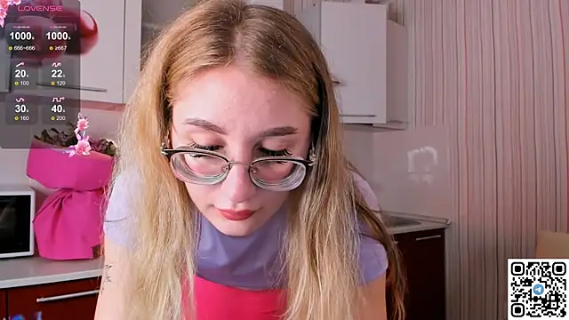 LivyyBossom online show from February 4, 2025, 7:00 pm