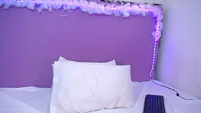 Snapshot of Amberhernandez chatting on March 9, 2025, 6:32 pm Amberhernandez online show from March 9, 2025, 6:32 pm