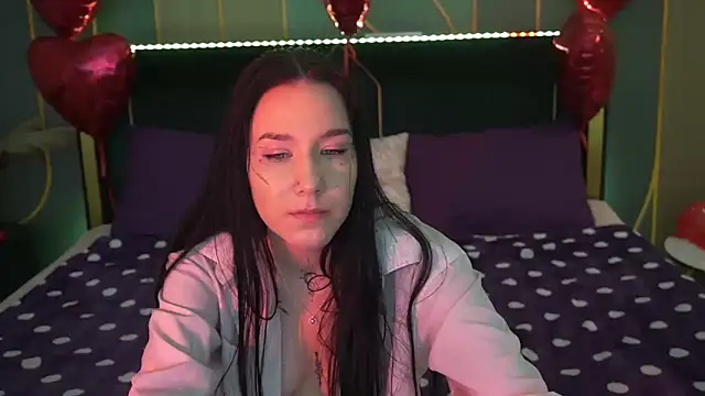 NikkiGoldSide online show from February 18, 2025, 8:14 pm