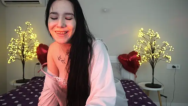 NikkiGoldSide online show from March 8, 2025, 1:03 pm