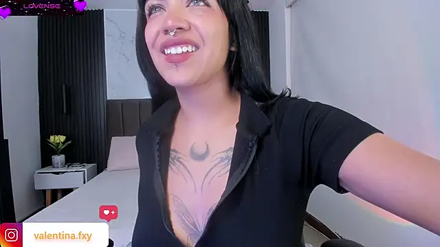 Gianna foxy online show from October 28, 2025, 5:00 am