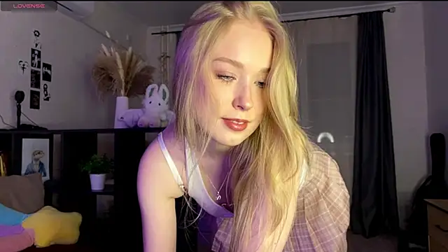 Snapshot of SweetDarcy chatting on October 23, 2025, 3:22 pm SweetDarcy online show from October 23, 2025, 3:22 pm