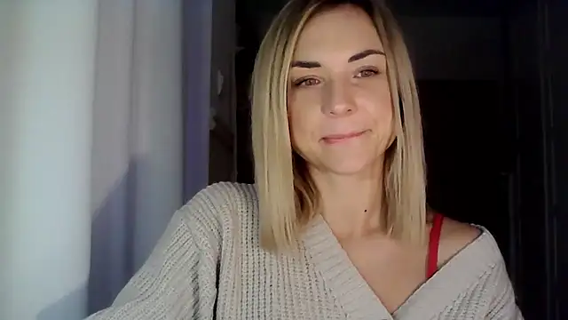 Snapshot of ashley_xlove chatting on December 16, 2024, 7:37 am ashley xlove online show from December 16, 2024, 7:37 am