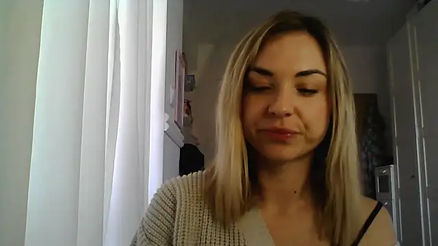 Snapshot of ashley_xlove chatting on March 12, 2025, 7:35 am ashley xlove online show from March 12, 2025, 7:35 am