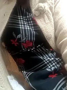 Snapshot of Rajni-Mehra chatting on February 8, 2025, 3:41 am Rajni-Mehra online show from February 8, 2025, 3:41 am