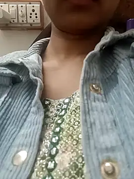 Snapshot of Rajni-Mehra chatting on February 14, 2025, 5:19 am Rajni-Mehra online show from February 14, 2025, 5:19 am