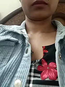 Snapshot of Rajni-Mehra chatting on February 15, 2025, 10:11 am Rajni-Mehra online show from February 15, 2025, 10:11 am