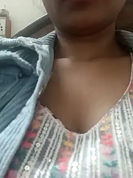 Snapshot of Rajni-Mehra chatting on February 16, 2025, 8:10 am Rajni-Mehra online show from February 16, 2025, 8:10 am