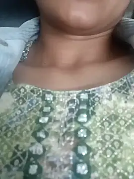 Snapshot of Rajni-Mehra chatting on February 20, 2025, 4:25 pm Rajni-Mehra online show from February 20, 2025, 4:25 pm