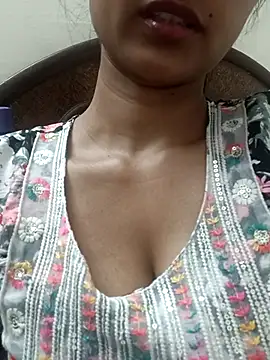 Snapshot of Rajni-Mehra chatting on March 4, 2025, 7:30 am Rajni-Mehra online show from March 4, 2025, 7:30 am