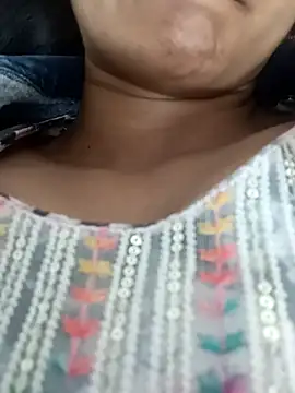 Snapshot of Rajni-Mehra chatting on March 6, 2025, 4:19 am Rajni-Mehra online show from March 6, 2025, 4:19 am