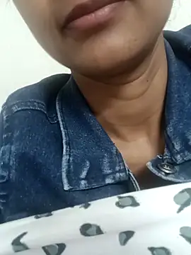 Snapshot of Rajni-Mehra chatting on March 7, 2025, 3:40 am Rajni-Mehra online show from March 7, 2025, 3:40 am