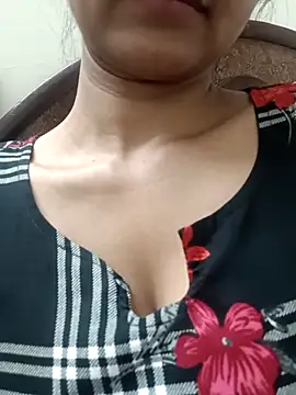 Snapshot of Rajni-Mehra chatting on March 9, 2025, 8:18 am Rajni-Mehra online show from March 9, 2025, 8:18 am