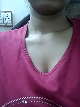 Snapshot of Rajni-Mehra chatting on March 19, 2025, 3:20 am Rajni-Mehra online show from March 19, 2025, 3:20 am