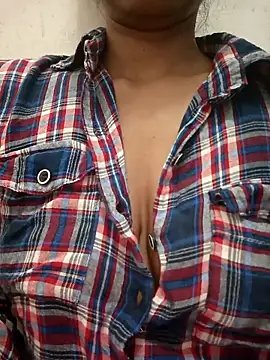 Snapshot of Rajni-Mehra chatting on November 15, 2025, 6:11 am Rajni-Mehra online show from November 15, 2025, 6:11 am