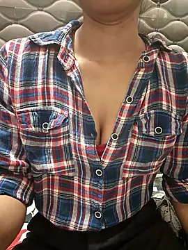 Snapshot of Rajni-Mehra chatting on December 4, 2025, 6:23 am Rajni-Mehra online show from December 4, 2025, 6:23 am