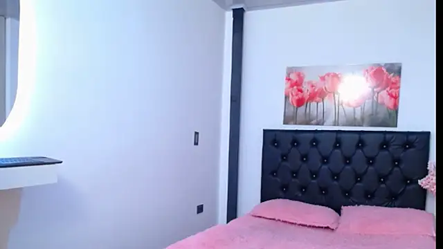 Snapshot of lily_f00x chatting on December 5, 2025, 12:36 pm lily f00x online show from December 5, 2025, 12:36 pm