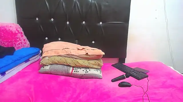 BigbootyNickyx online show from March 12, 2025, 11:01 pm