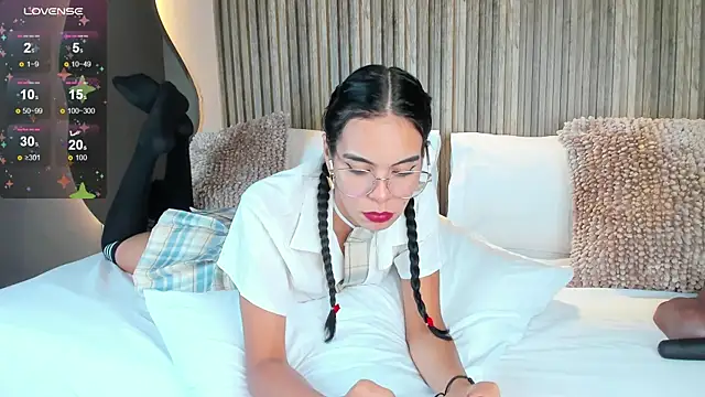 Snapshot of AnahinClar chatting on November 12, 2025, 5:24 pm AnahinClar online show from November 12, 2025, 5:24 pm