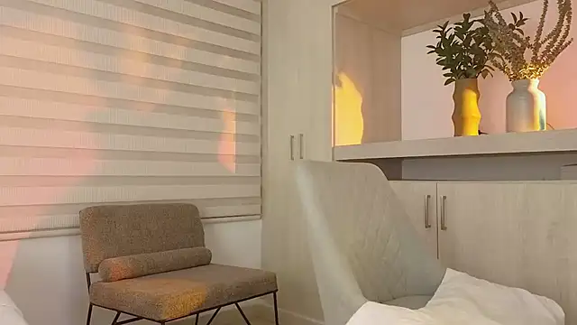 Siny Moore online show from February 20, 2025, 2:29 am