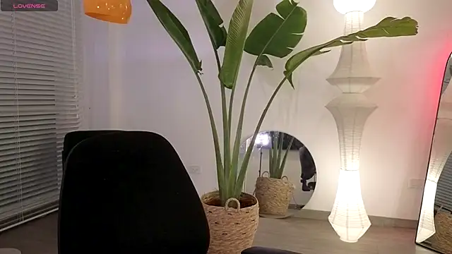 Siny Moore online show from September 23, 2025, 12:35 am