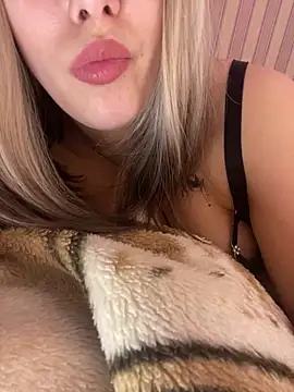 Snapshot of 69Laura696 chatting on February 8, 2025, 6:22 pm 69Laura696 online show from February 8, 2025, 6:22 pm