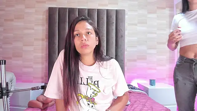 Snapshot of Luci_And_Sofi chatting on January 24, 2025, 8:43 pm Luci And Sofi online show from January 24, 2025, 8:43 pm