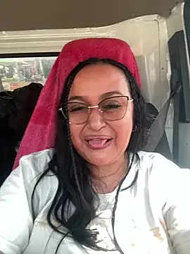 Gia Nahomi online show from December 12, 2024, 3:59 pm