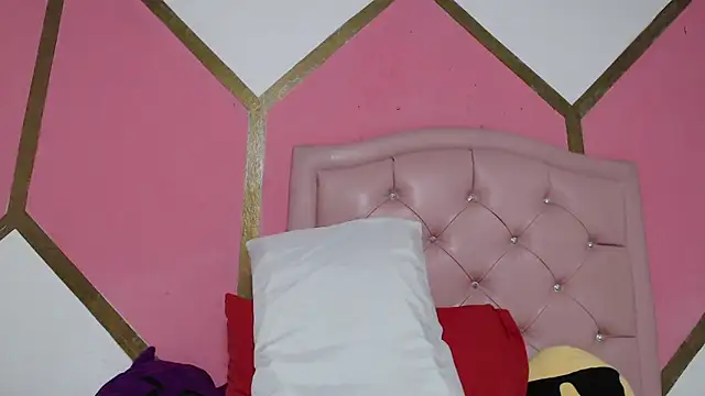 Snapshot of Vicky_Love_ chatting on January 31, 2025, 10:42 am Vicky Love  online show from January 31, 2025, 10:42 am