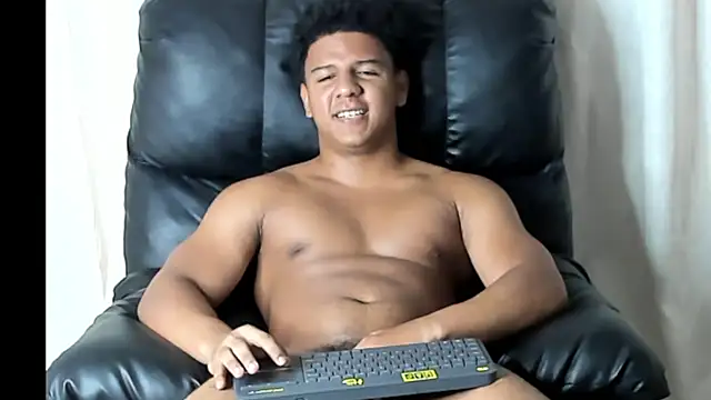 May Dylan1 online show from March 21, 2025, 12:07 am