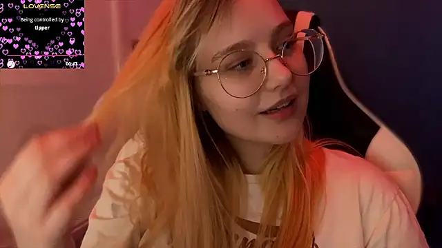 JacyWinslat online show from March 9, 2025, 9:14 pm