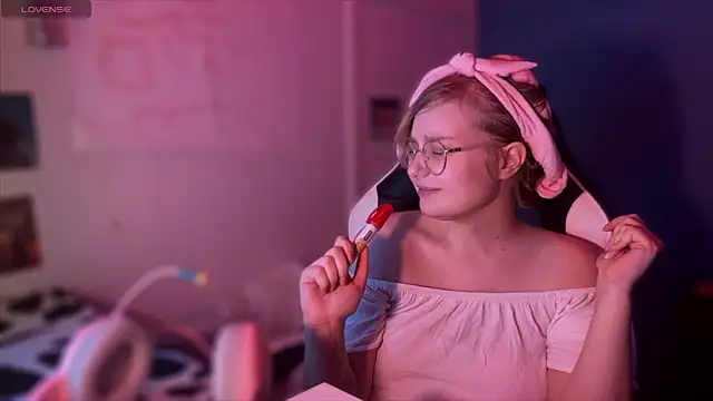 JacyWinslat online show from March 10, 2025, 9:40 pm