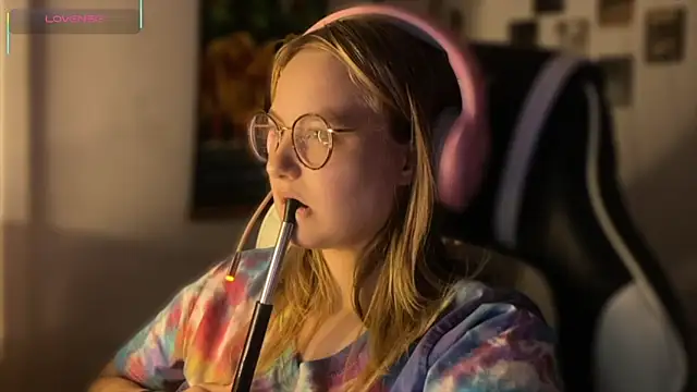 JacyWinslat online show from September 22, 2025, 3:58 pm