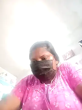 Snapshot of kavinila20 chatting on February 18, 2025, 6:04 am kavinila20 online show from February 18, 2025, 6:04 am