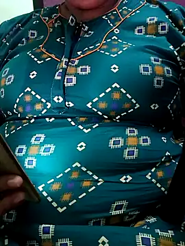 Snapshot of kavinila20 chatting on October 6, 2025, 4:37 pm kavinila20 online show from October 6, 2025, 4:37 pm