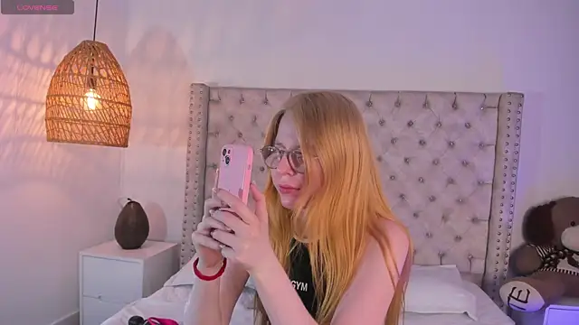 Snapshot of Alexa_Handler chatting on December 2, 2025, 8:04 pm Alexa Handler online show from December 2, 2025, 8:04 pm